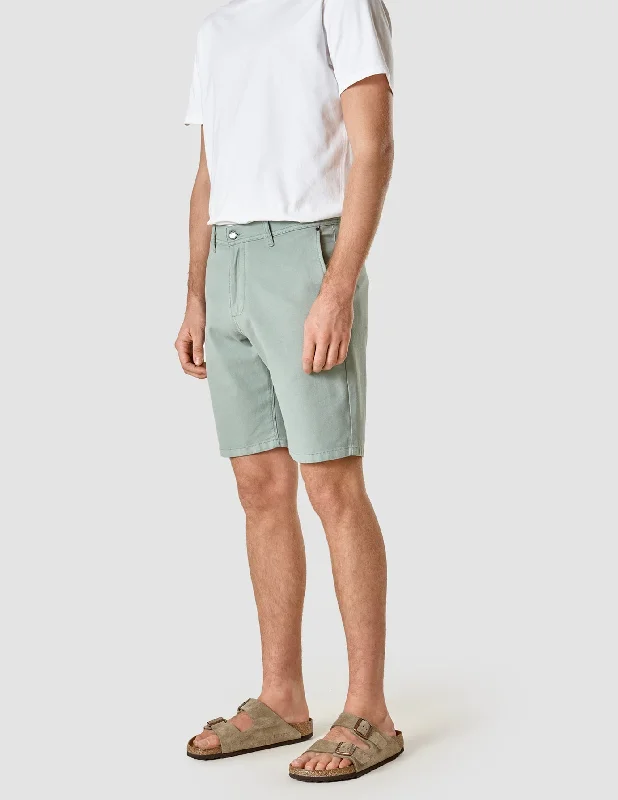 Men's ripped denim shorts for a trendy streetwear aestheticPatterned Men Shorts with Floral Prints for a Tropical and Fun VibeClassic Shorts Calm Green Men's ripped denim shorts for a trendy streetwear aestheticPatterned Men Shorts with Floral Prints for a Tropical and Fun VibeClassic Shorts Calm Green