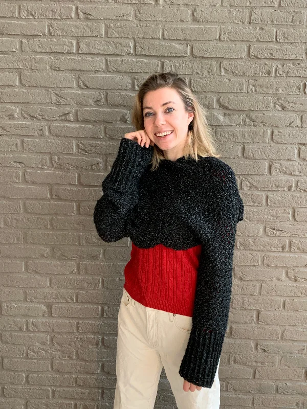 Silk scarf with a rolled hem for a refined finishCrochet Kit - Sweater Scarf