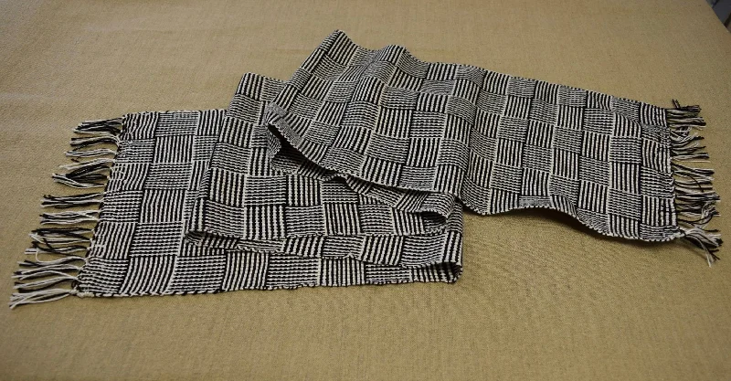 Polyester scarf with a moisture - wicking property for sportsLog Cabin Table Runner Kit Polyester scarf with a moisture - wicking property for sportsLog Cabin Table Runner Kit