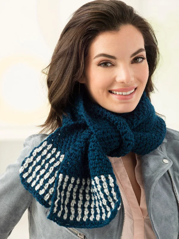 Striped scarf in contrasting colors for a classic and versatile lookTwo Color Scarf (Crochet) Striped scarf in contrasting colors for a classic and versatile lookTwo Color Scarf (Crochet)