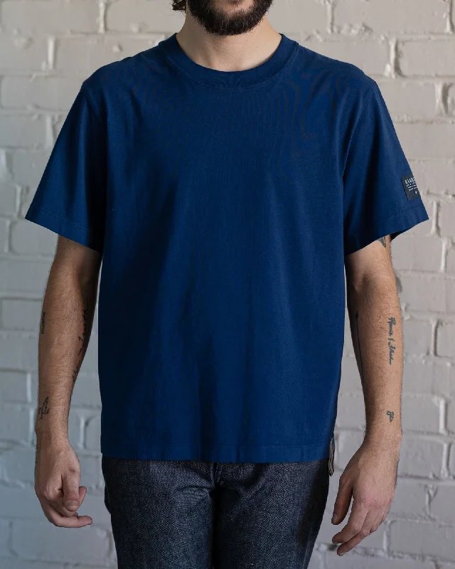 Men's Cargo Jeans with Multiple Pockets for a Practical and Outdoor - Friendly LookBoxy Tee | Navy Men's Cargo Jeans with Multiple Pockets for a Practical and Outdoor - Friendly LookBoxy Tee | Navy