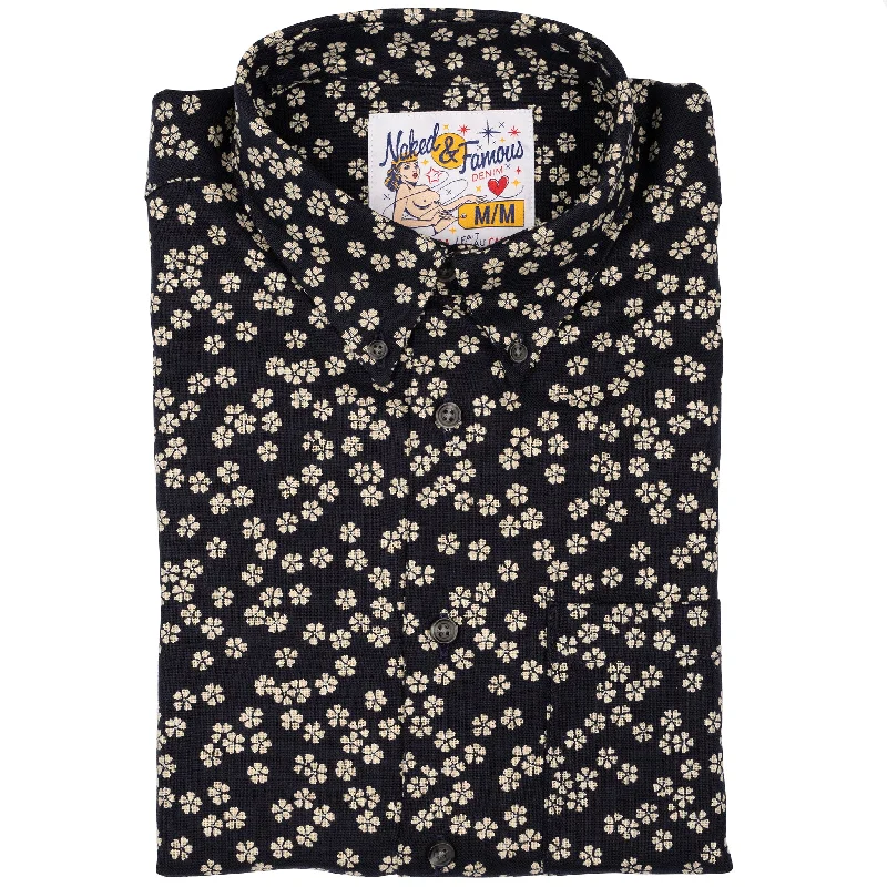 Men's Colored Jeans in Burgundy for a Bold and Fashion - Forward LookEasy Shirt - Kimono Flowers Men's Colored Jeans in Burgundy for a Bold and Fashion - Forward LookEasy Shirt - Kimono Flowers