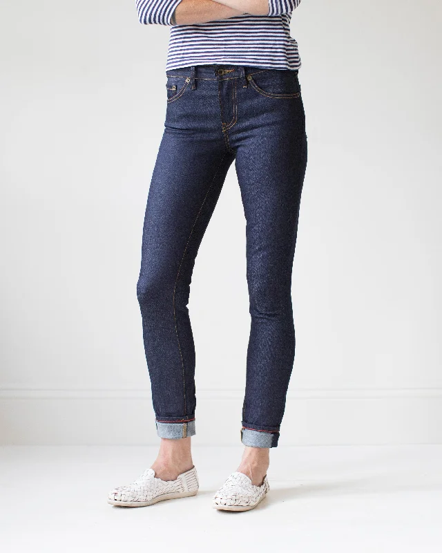 Men's Stretch Jeans with a Moisture - Wicking Lining for Active LifestylesSurry | Raw Stretch Men's Stretch Jeans with a Moisture - Wicking Lining for Active LifestylesSurry | Raw Stretch