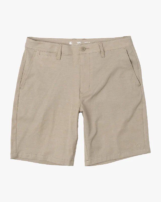 Men's camo print cargo shorts for outdoor adventures Back In 19" Hybrid Shorts - Khaki Men's camo print cargo shorts for outdoor adventures Back In 19" Hybrid Shorts - Khaki