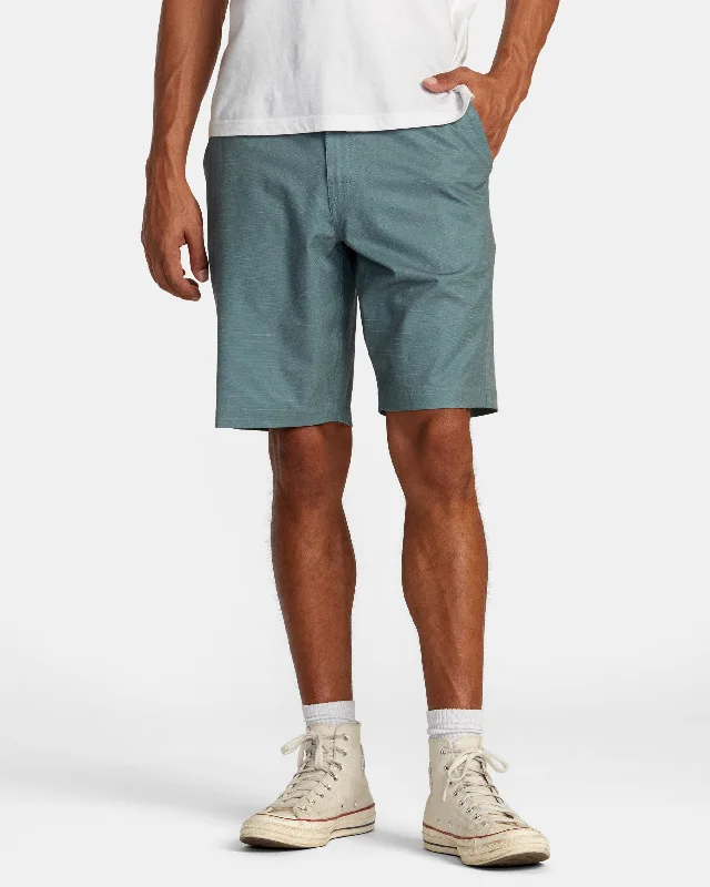Men's pleated front twill shorts for a classic and sophisticated appearance Balance Hybrid 20" Shorts - Jade Men's pleated front twill shorts for a classic and sophisticated appearance Balance Hybrid 20" Shorts - Jade