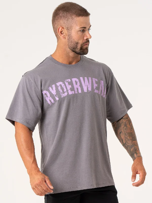 Men's thermal t - shirts with a high - neck design for cold weatherForce Oversized T-Shirt - Charcoal Men's thermal t - shirts with a high - neck design for cold weatherForce Oversized T-Shirt - Charcoal