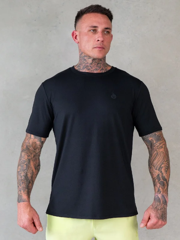 Men's thermal t - shirts with a high - neck design for cold weatherSoft Tech T-Shirt - Black Men's thermal t - shirts with a high - neck design for cold weatherSoft Tech T-Shirt - Black