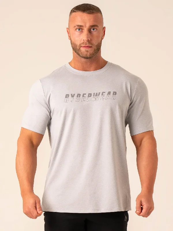 Men's distressed denim - look t - shirts with a rugged appealSoft Tech T-Shirt - Grey Marl Men's distressed denim - look t - shirts with a rugged appealSoft Tech T-Shirt - Grey Marl
